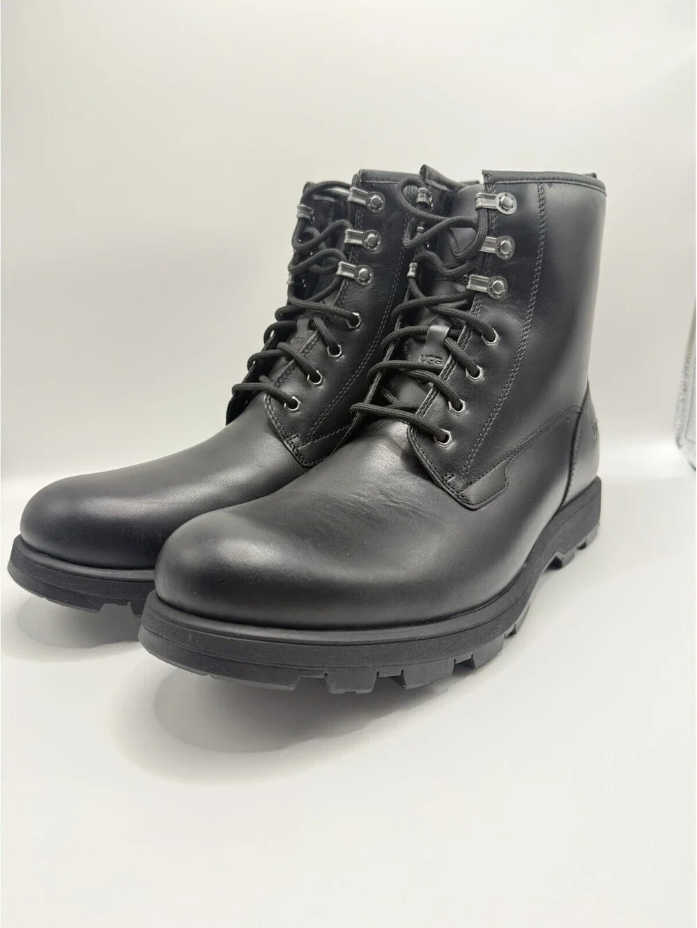 UGG men’s black